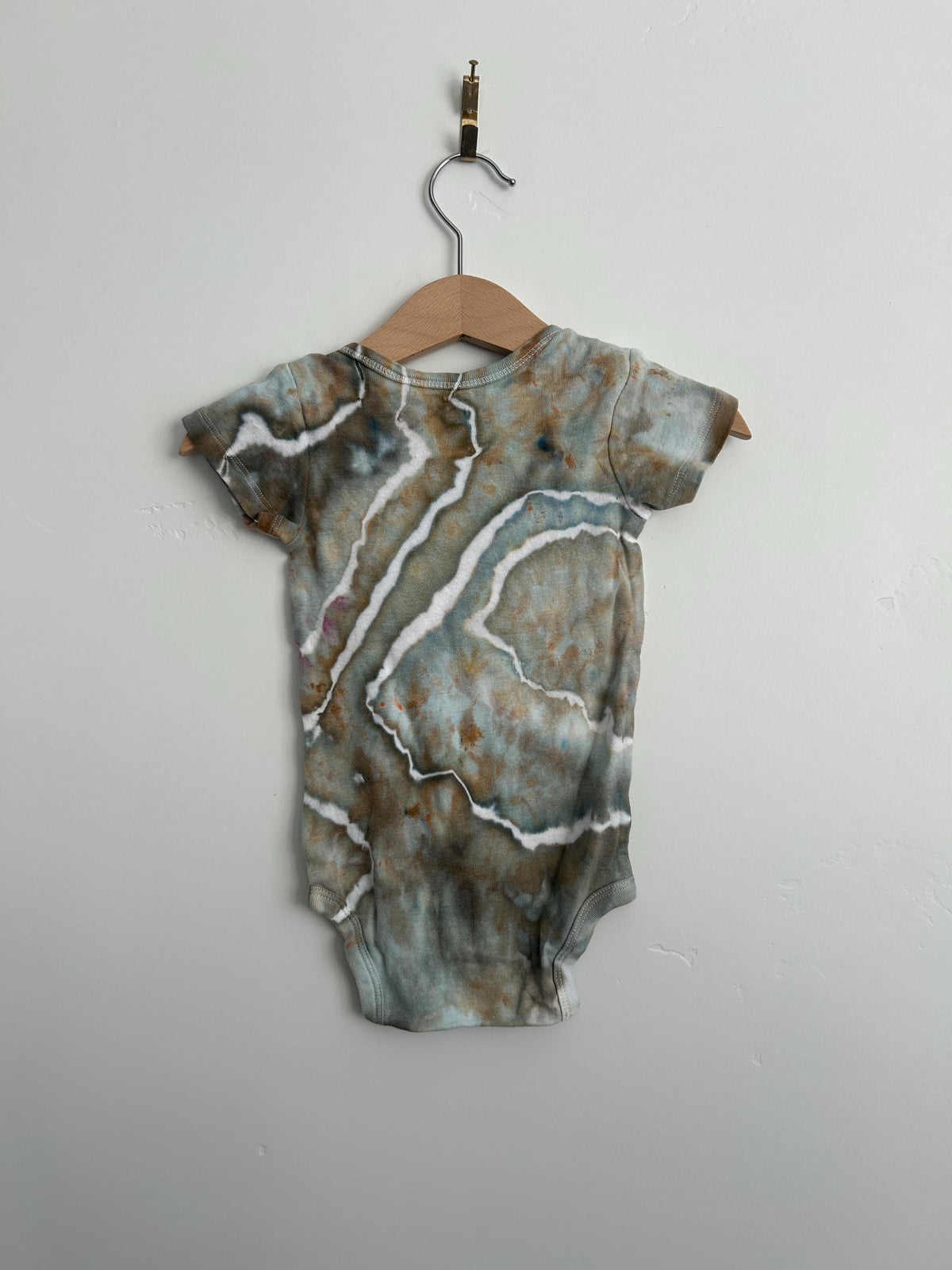 12 Month Tie Dye Baby Onesie – Hand Dyed Ice Dye Bodysuit in Neutral Earth Tones – One-of-a-Kind Infant Outfit