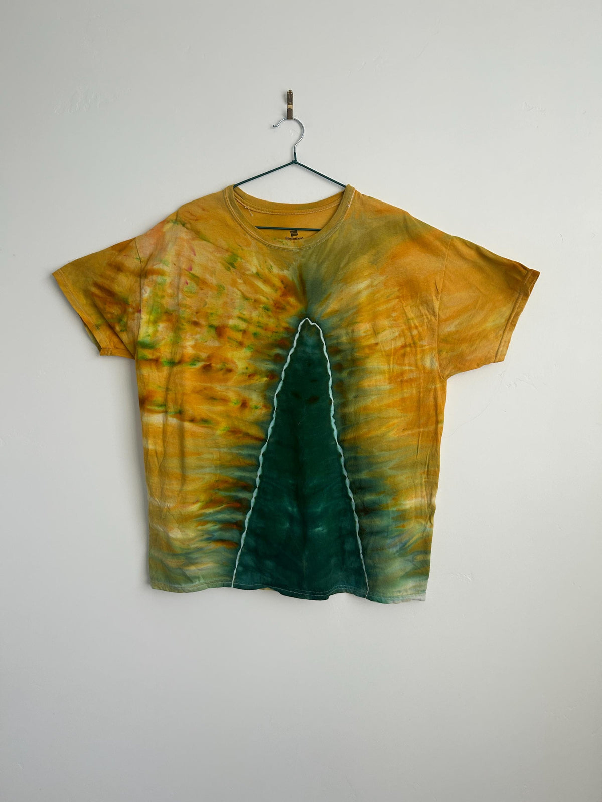 Hand-Dyed Christmas Tree Tie Dye Shirt – XL (Hanes) – One-of-a-Kind Holiday Tee