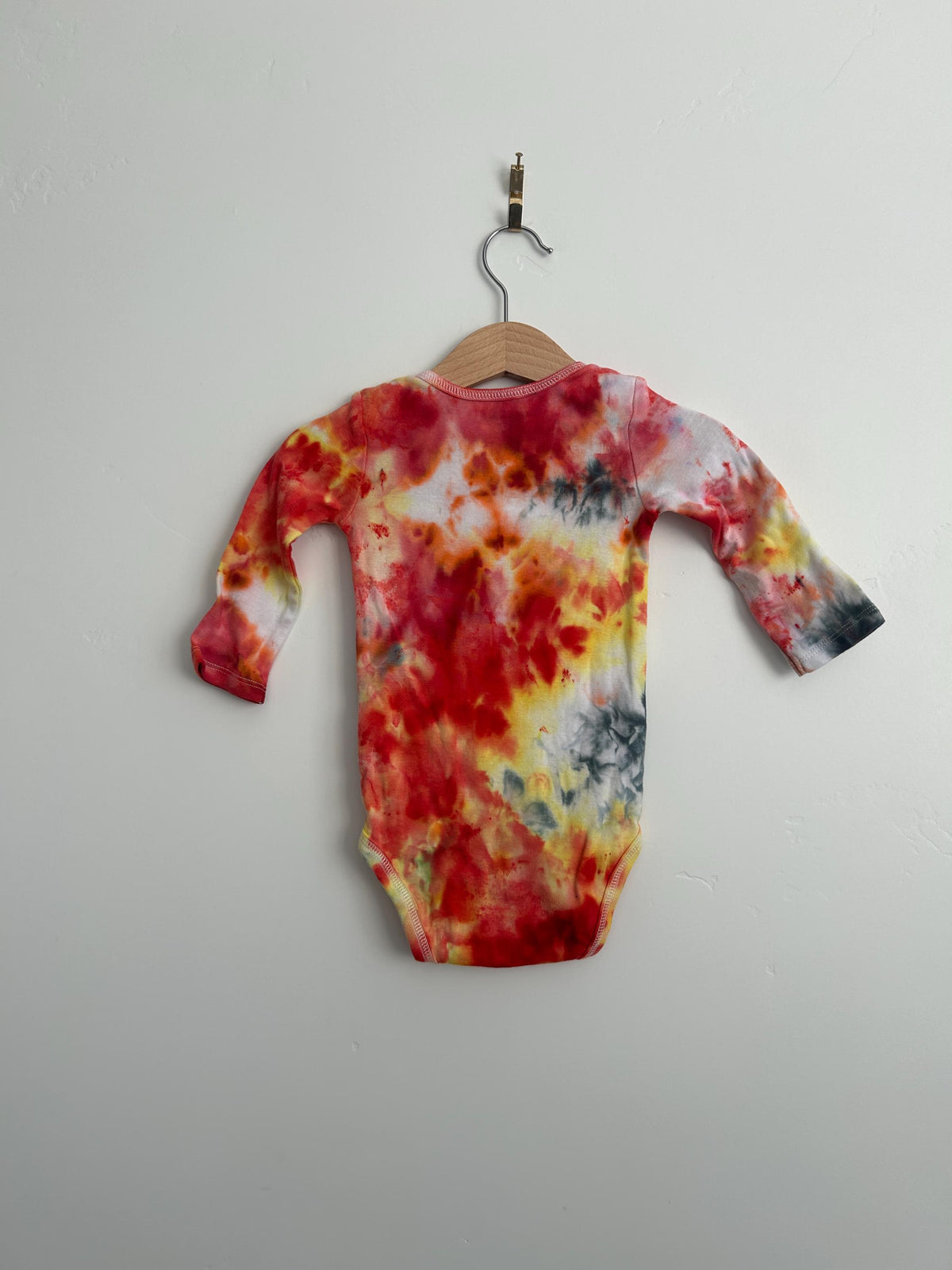 Hand-Dyed 9M Long-Sleeve Onesie – Warm Sunset Crush Palette