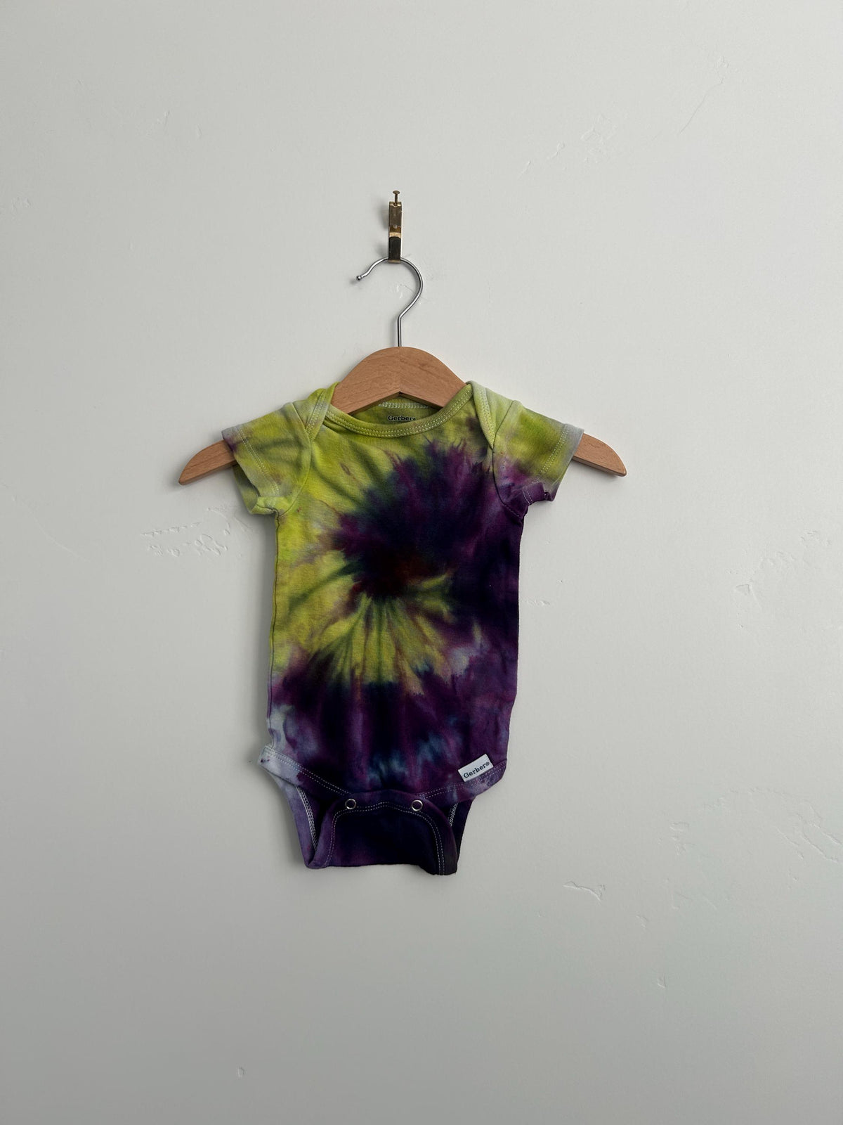 0–3M Tie Dye Baby Onesie – Handmade Spiral Tie Dye Bodysuit in Purple & Lime – Gerber Brand – One of a Kind