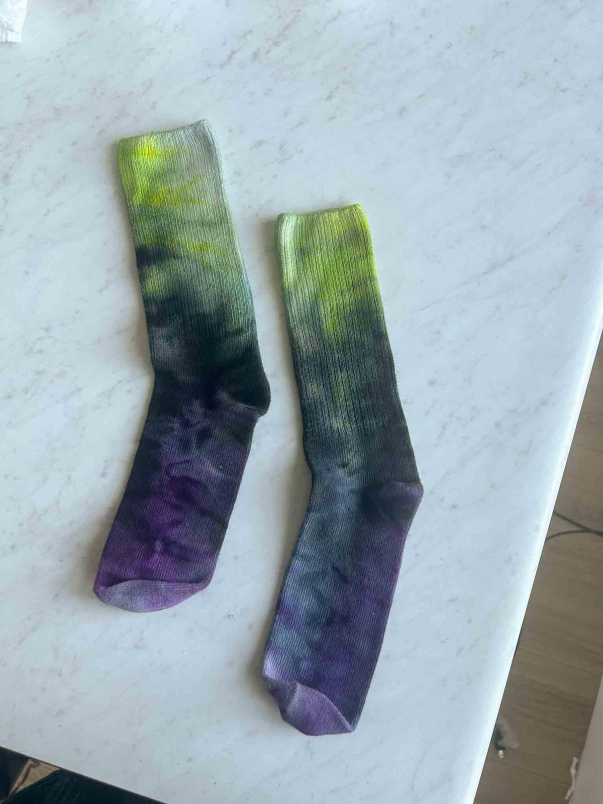 Bamboo Tie Dye Socks – Green Black Purple Ice Dye – Adult Crew 9–11
