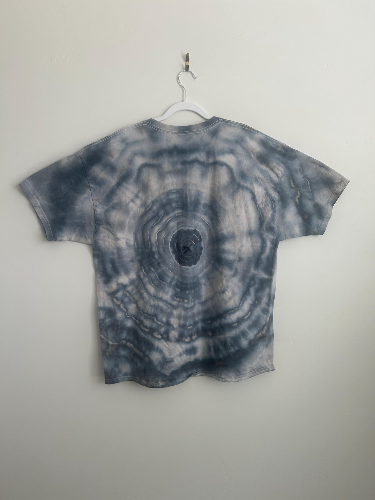 Hand dyed ice dye geode t-shirt in slate gray and white, Hanes 2XL, back view