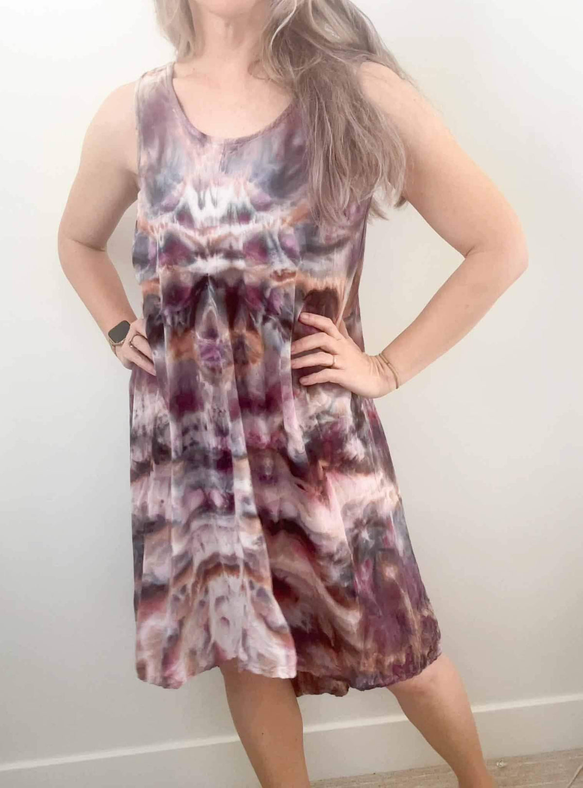 Dharma Trading Co. rayon hi-lo dress fit reference, front view on 5'7" size medium model in a different colorway