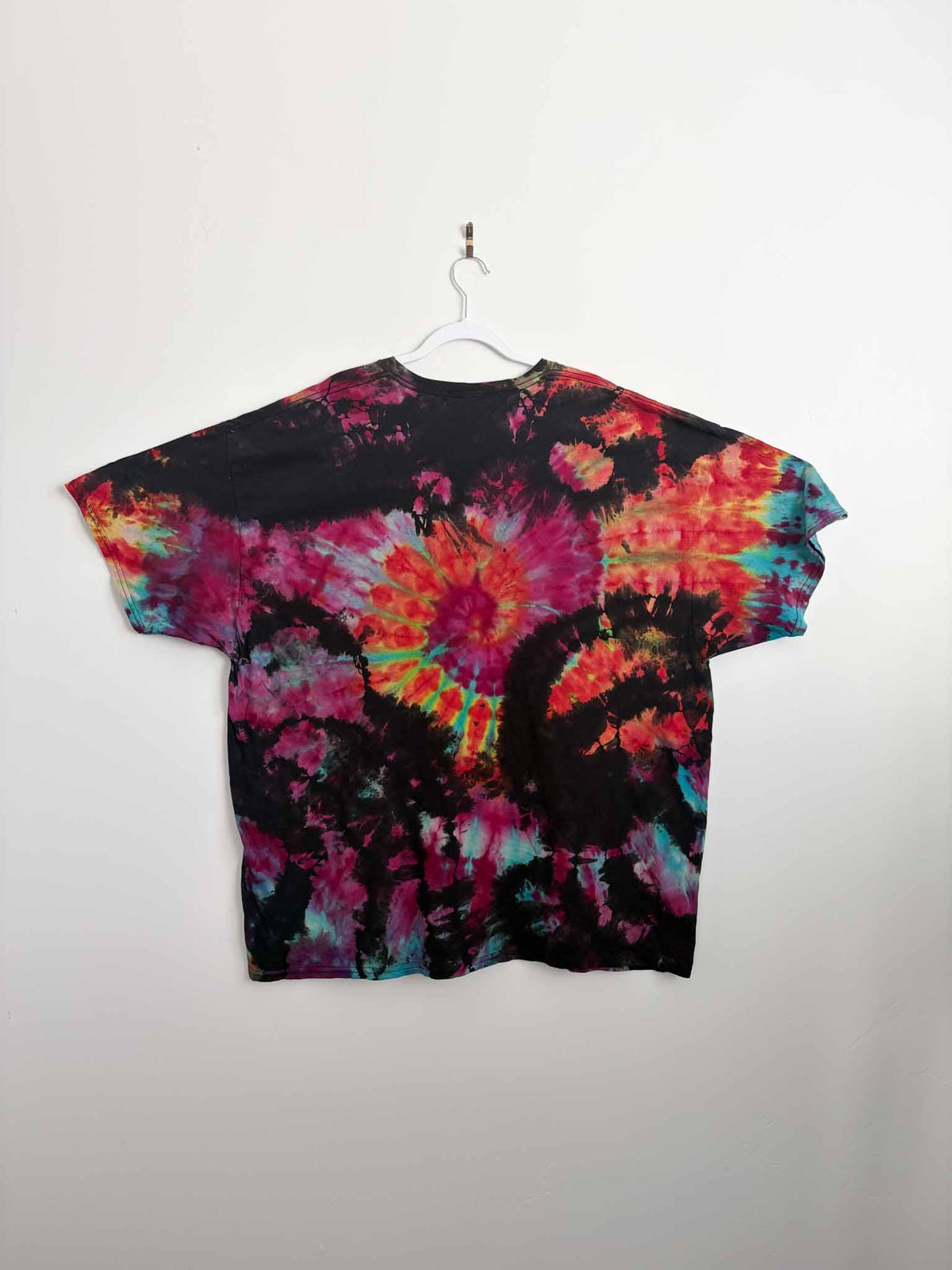 3XL Reverse Spiral Geode Tie Dye T-Shirt, Pink Orange Teal Rainbow on Black, Gildan Light Cotton Bleach Dye Tee